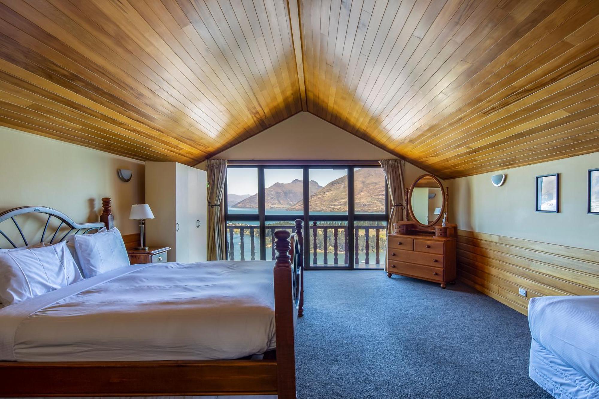 Matterhorn Lodge By Sotheby'S Luxury Rental Homes Куийнстаун Екстериор снимка